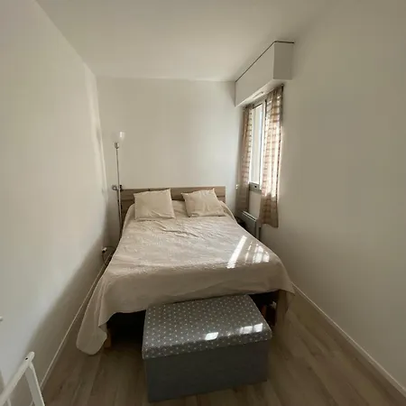 T2 Centre Avec Parking, Proche Et Commerces - Fr-1-319-21 *