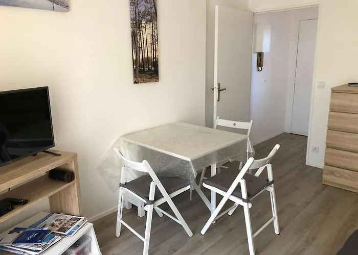 T2 Centre Avec Parking, Proche Et Commerces - Fr-1-319-21