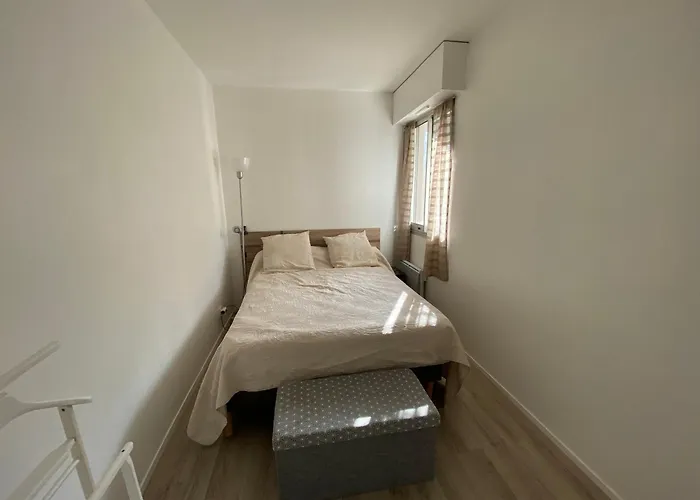 T2 Centre Avec Parking, Proche Et Commerces - Fr-1-319-21 *